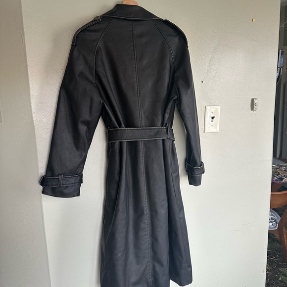Zara Elegant Black Trench Coat - Picture 4 of 6